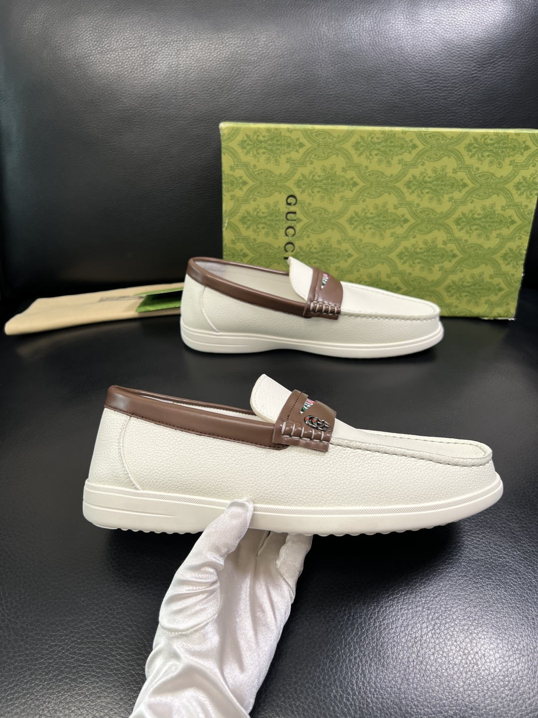 Gucci 高品质 顶级工艺品 古奇 专柜新款原厂配置，意大利进口牛皮面料，进口牛皮内里垫，透气舒适，鞋