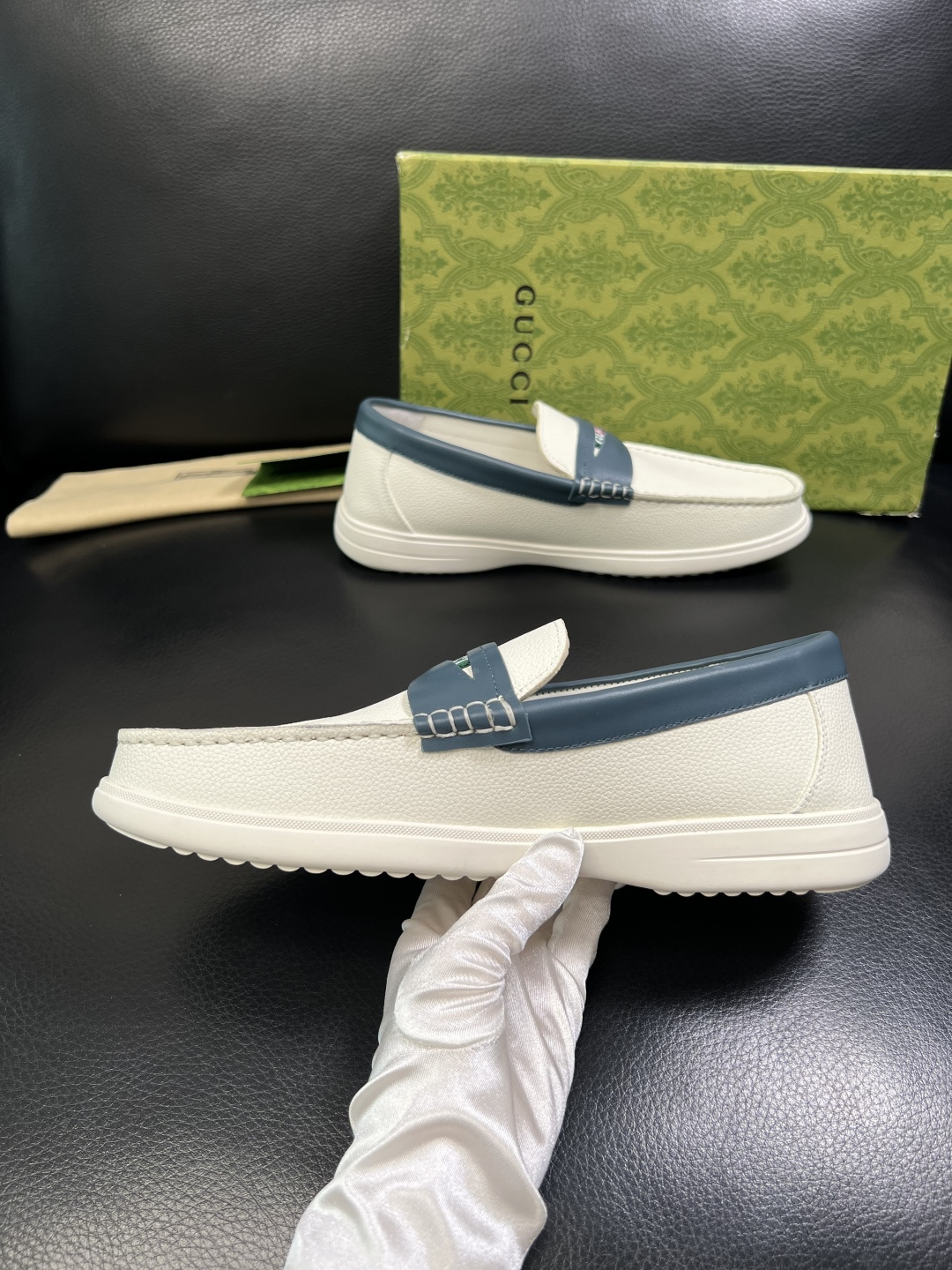 Gucci 高品质 顶级工艺品 古奇 专柜新款原厂配置，意大利进口牛皮面料，进口牛皮内里垫，透气舒适，鞋