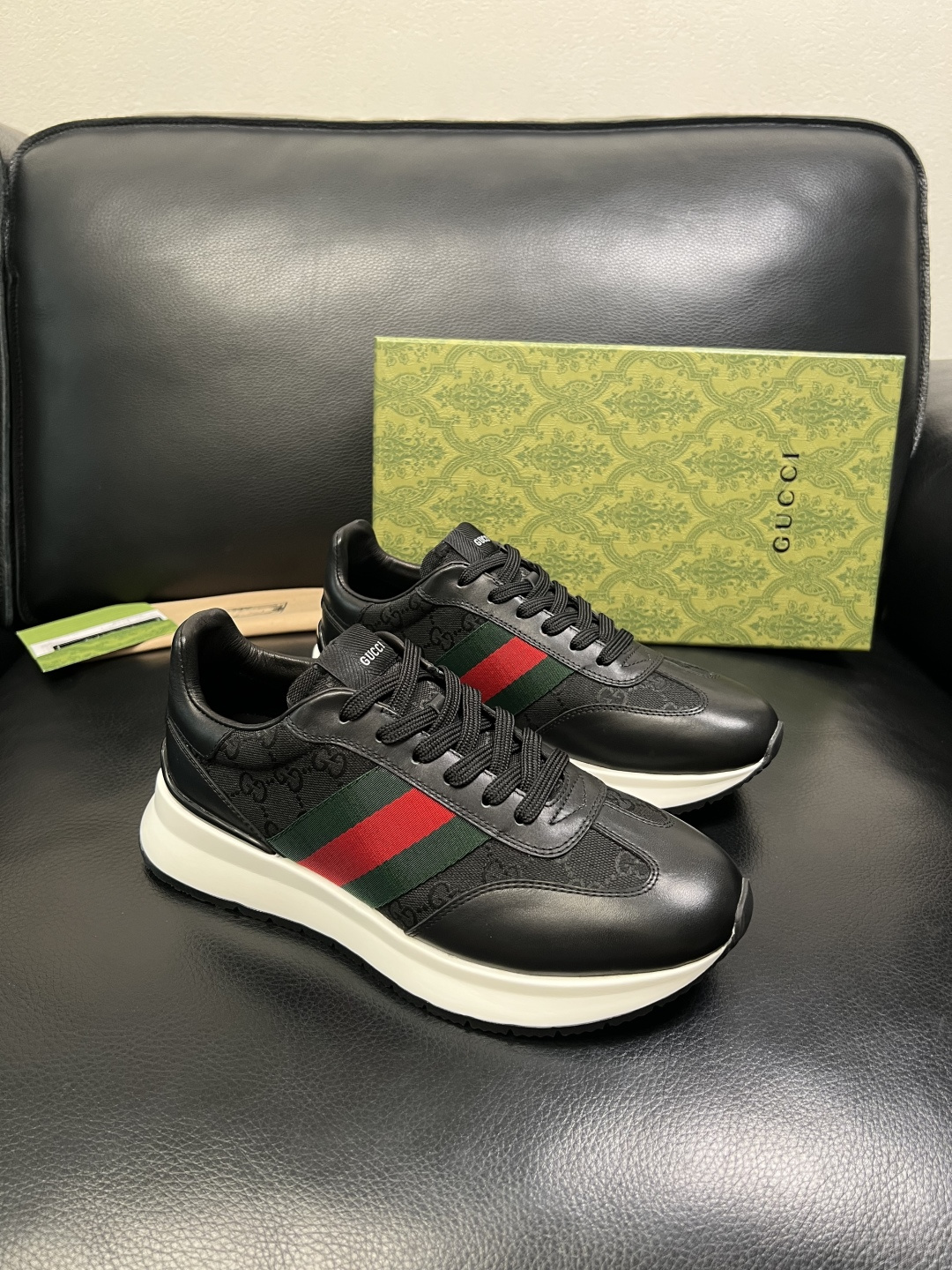 Gucci 高品质 顶级工艺品 古奇 专柜新款原厂配置，意大利进口牛皮面料，进口牛皮内里垫，透气舒适，鞋