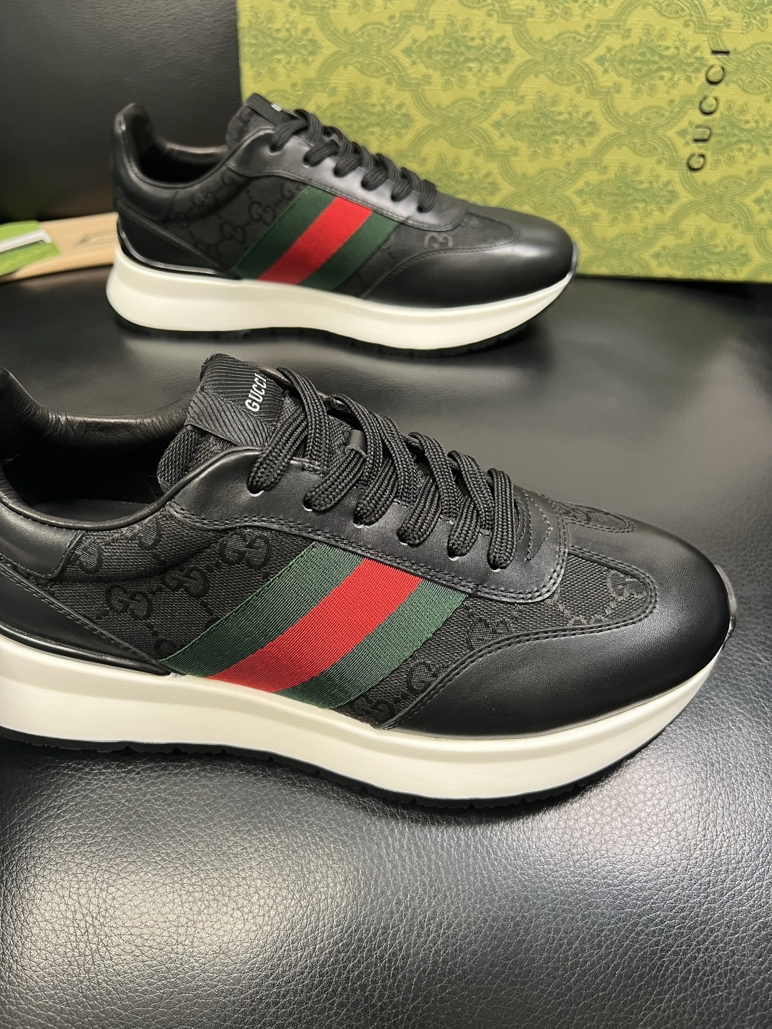 Gucci 高品质 顶级工艺品 古奇 专柜新款原厂配置，意大利进口牛皮面料，进口牛皮内里垫，透气舒适，鞋