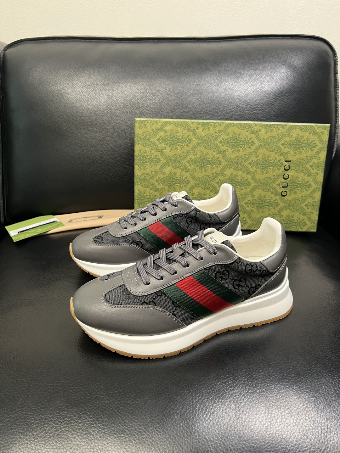 Gucci 高品质 顶级工艺品 古奇 专柜新款原厂配置，意大利进口牛皮面料，进口牛皮内里垫，透气舒适，鞋