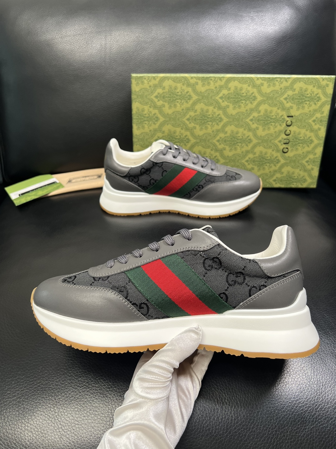 Gucci 高品质 顶级工艺品 古奇 专柜新款原厂配置，意大利进口牛皮面料，进口牛皮内里垫，透气舒适，鞋