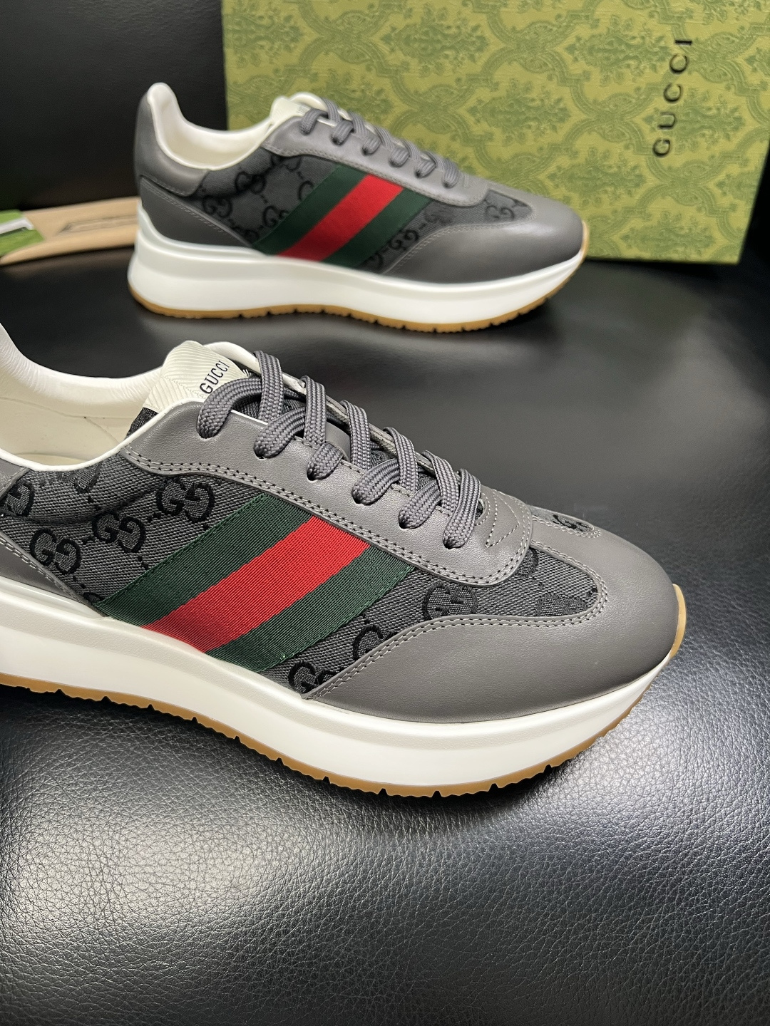 Gucci 高品质 顶级工艺品 古奇 专柜新款原厂配置，意大利进口牛皮面料，进口牛皮内里垫，透气舒适，鞋