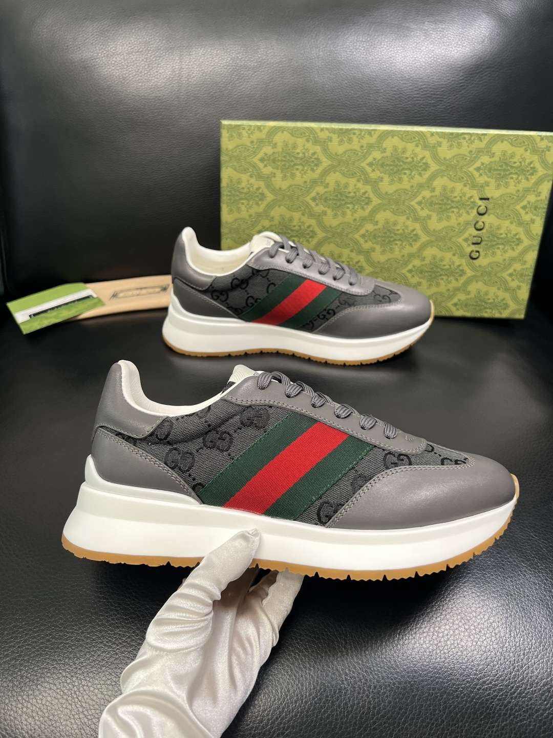 Gucci 高品质 顶级工艺品 古奇 专柜新款原厂配置，意大利进口牛皮面料，进口牛皮内里垫，透气舒适，鞋