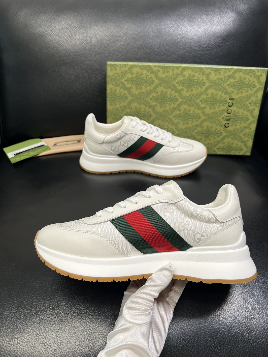 Gucci 高品质 顶级工艺品 古奇 专柜新款原厂配置，意大利进口牛皮面料，进口牛皮内里垫，透气舒适，鞋