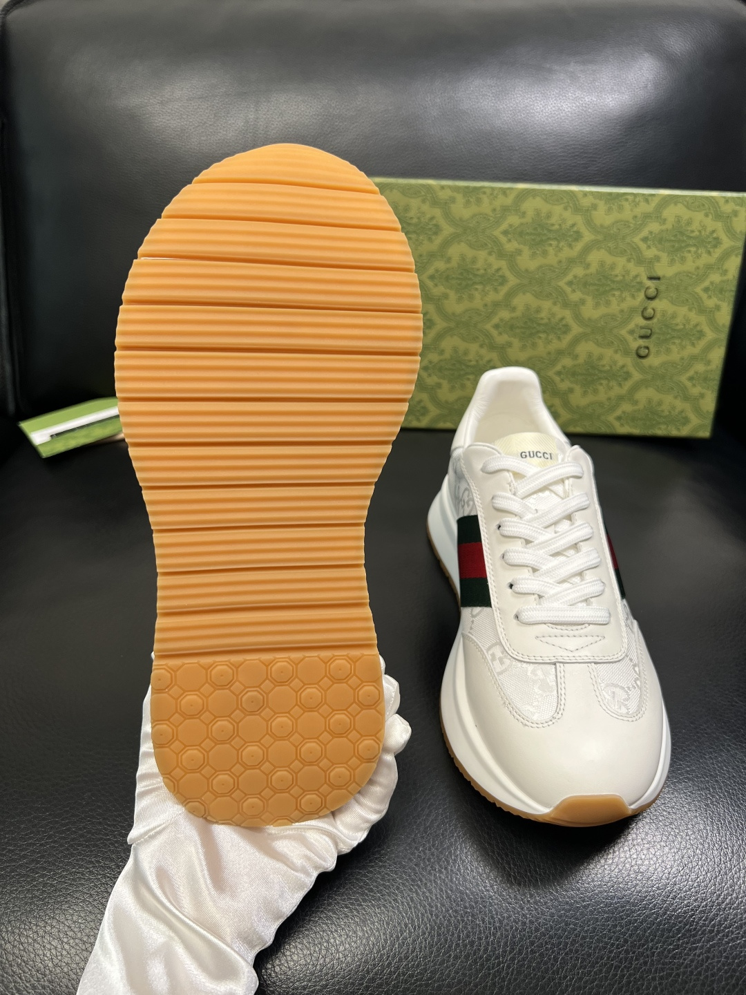 Gucci 高品质 顶级工艺品 古奇 专柜新款原厂配置，意大利进口牛皮面料，进口牛皮内里垫，透气舒适，鞋