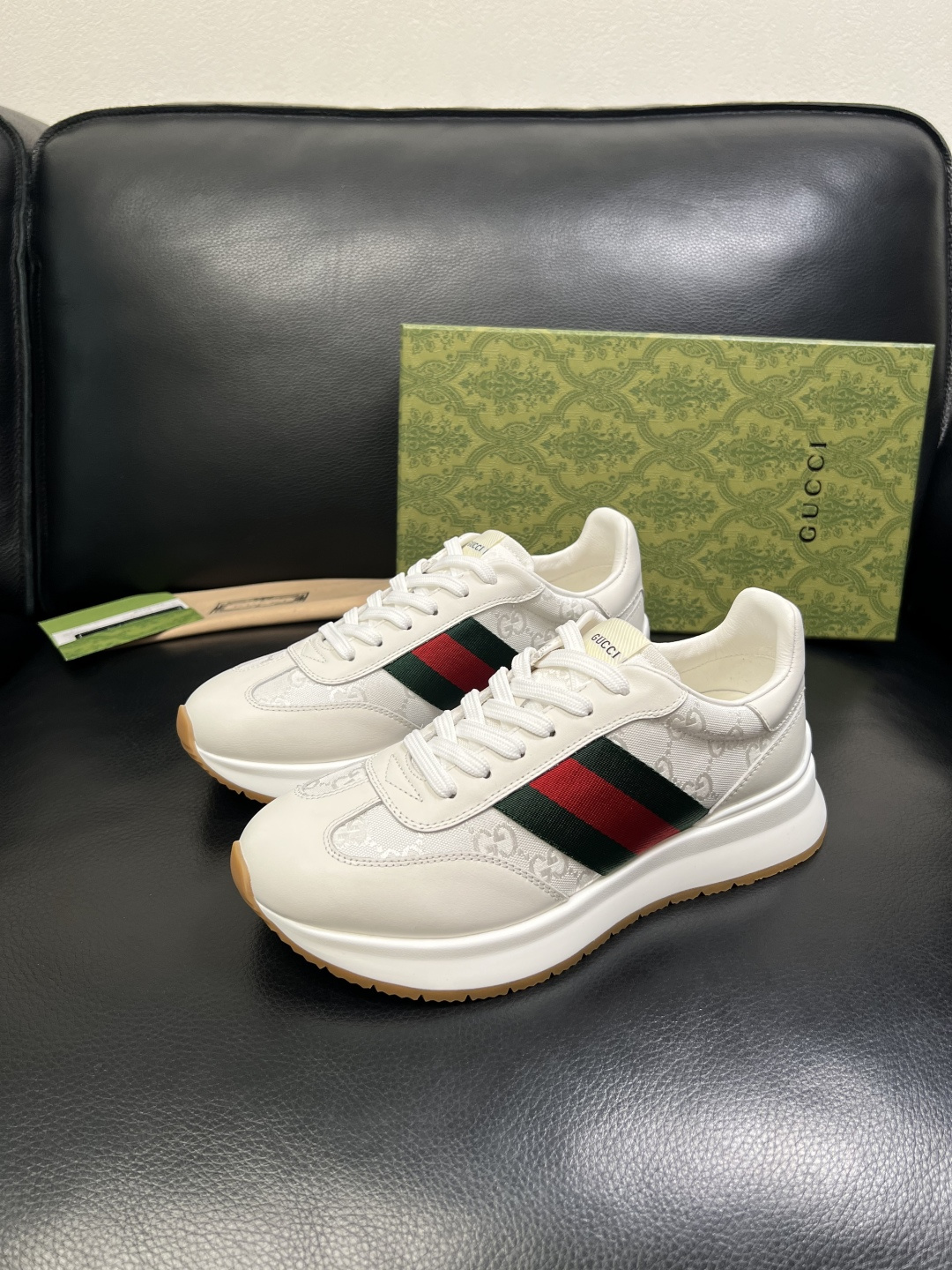 Gucci 高品质 顶级工艺品 古奇 专柜新款原厂配置，意大利进口牛皮面料，进口牛皮内里垫，透气舒适，鞋