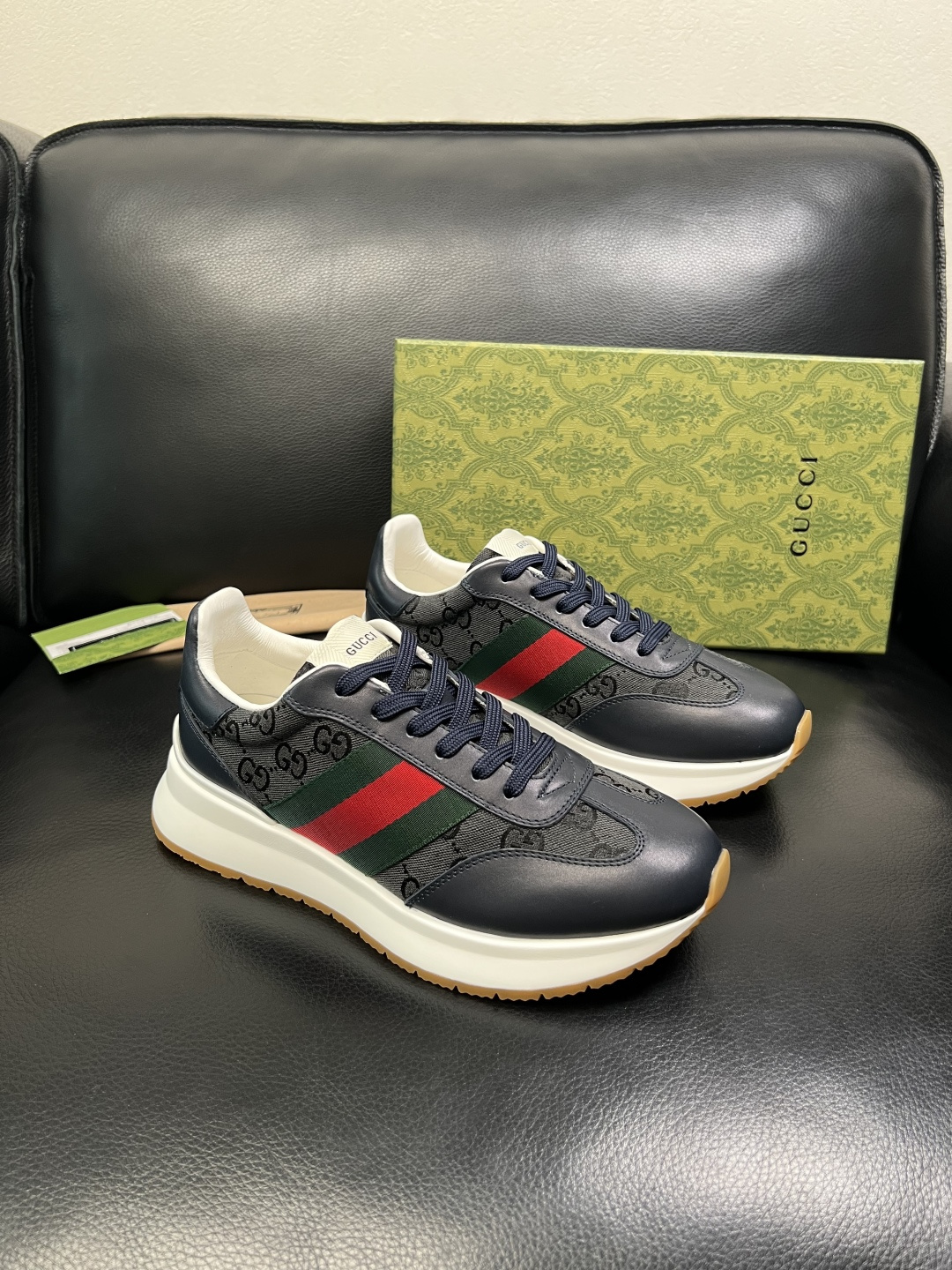 Gucci 高品质 顶级工艺品 古奇 专柜新款原厂配置，意大利进口牛皮面料，进口牛皮内里垫，透气舒适，鞋