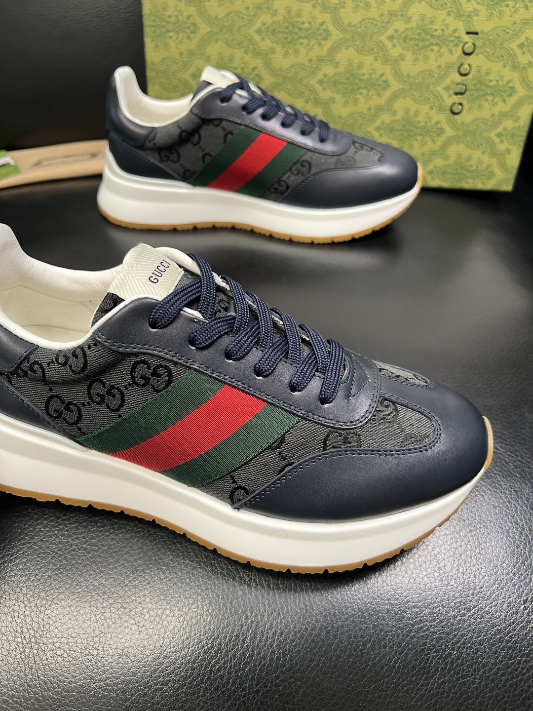 Gucci 高品质 顶级工艺品 古奇 专柜新款原厂配置，意大利进口牛皮面料，进口牛皮内里垫，透气舒适，鞋