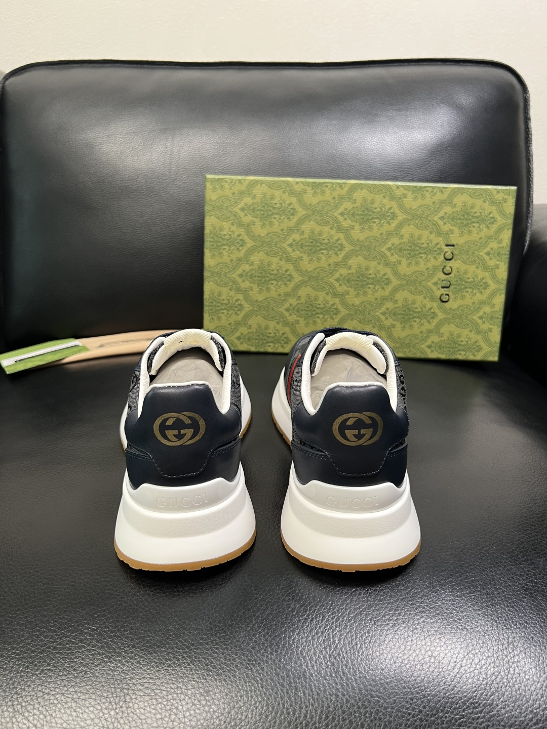 Gucci 高品质 顶级工艺品 古奇 专柜新款原厂配置，意大利进口牛皮面料，进口牛皮内里垫，透气舒适，鞋