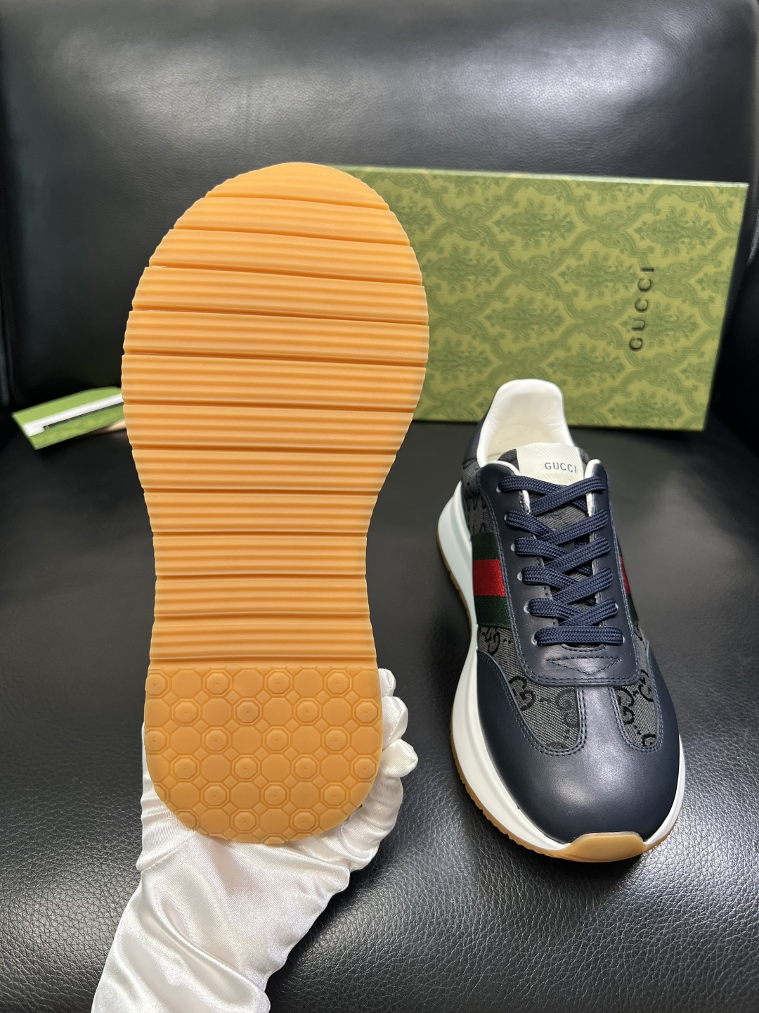 Gucci 高品质 顶级工艺品 古奇 专柜新款原厂配置，意大利进口牛皮面料，进口牛皮内里垫，透气舒适，鞋