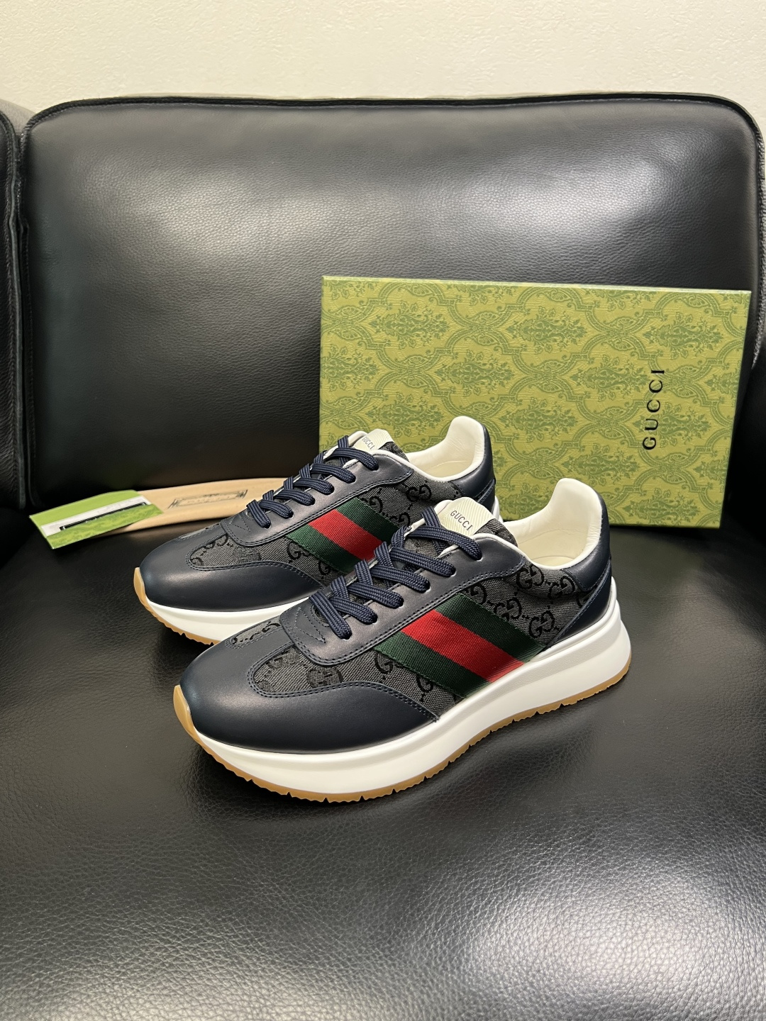 Gucci 高品质 顶级工艺品 古奇 专柜新款原厂配置，意大利进口牛皮面料，进口牛皮内里垫，透气舒适，鞋