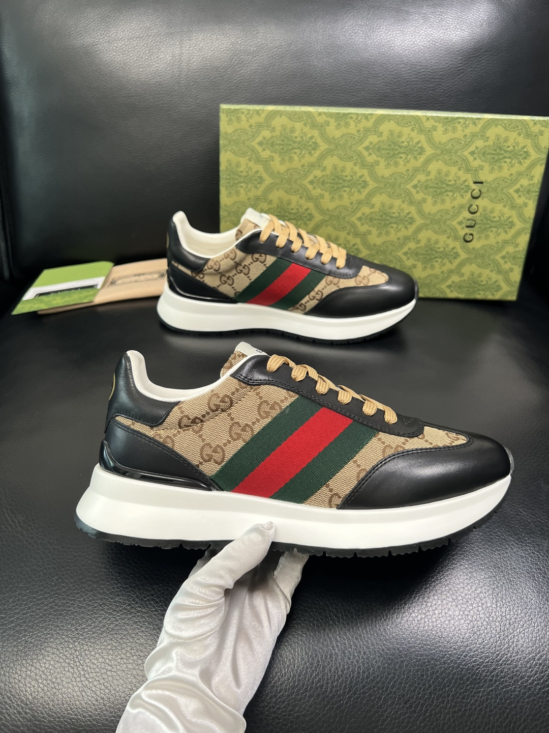 Gucci 高品质 顶级工艺品 古奇 专柜新款原厂配置，意大利进口牛皮面料，进口牛皮内里垫，透气舒适，鞋