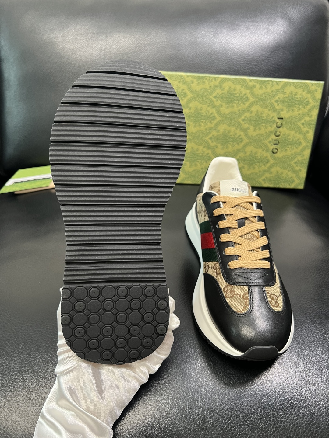 Gucci 高品质 顶级工艺品 古奇 专柜新款原厂配置，意大利进口牛皮面料，进口牛皮内里垫，透气舒适，鞋