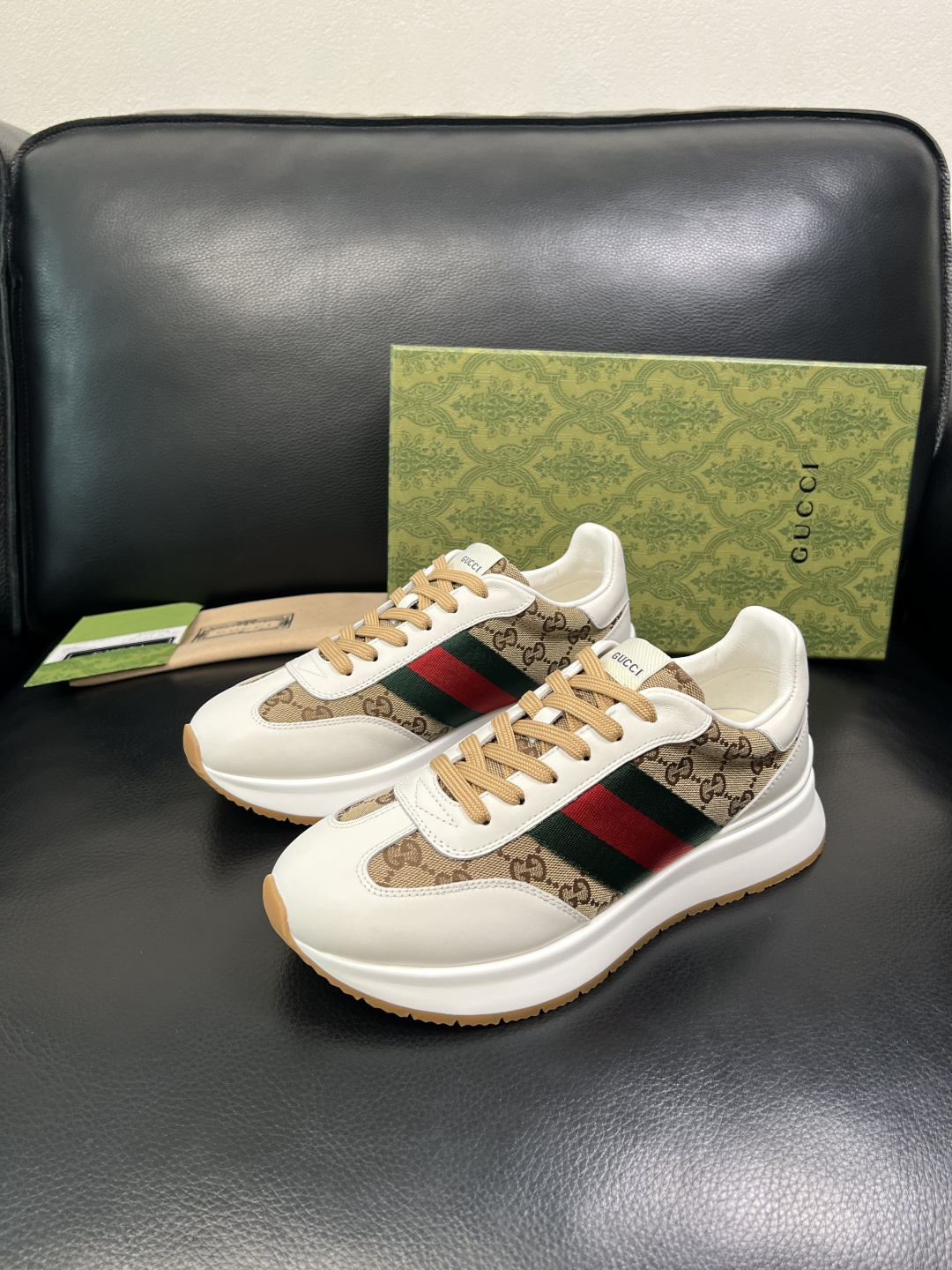 Gucci 高品质 顶级工艺品 古奇 专柜新款原厂配置，意大利进口牛皮面料，进口牛皮内里垫，透气舒适，鞋