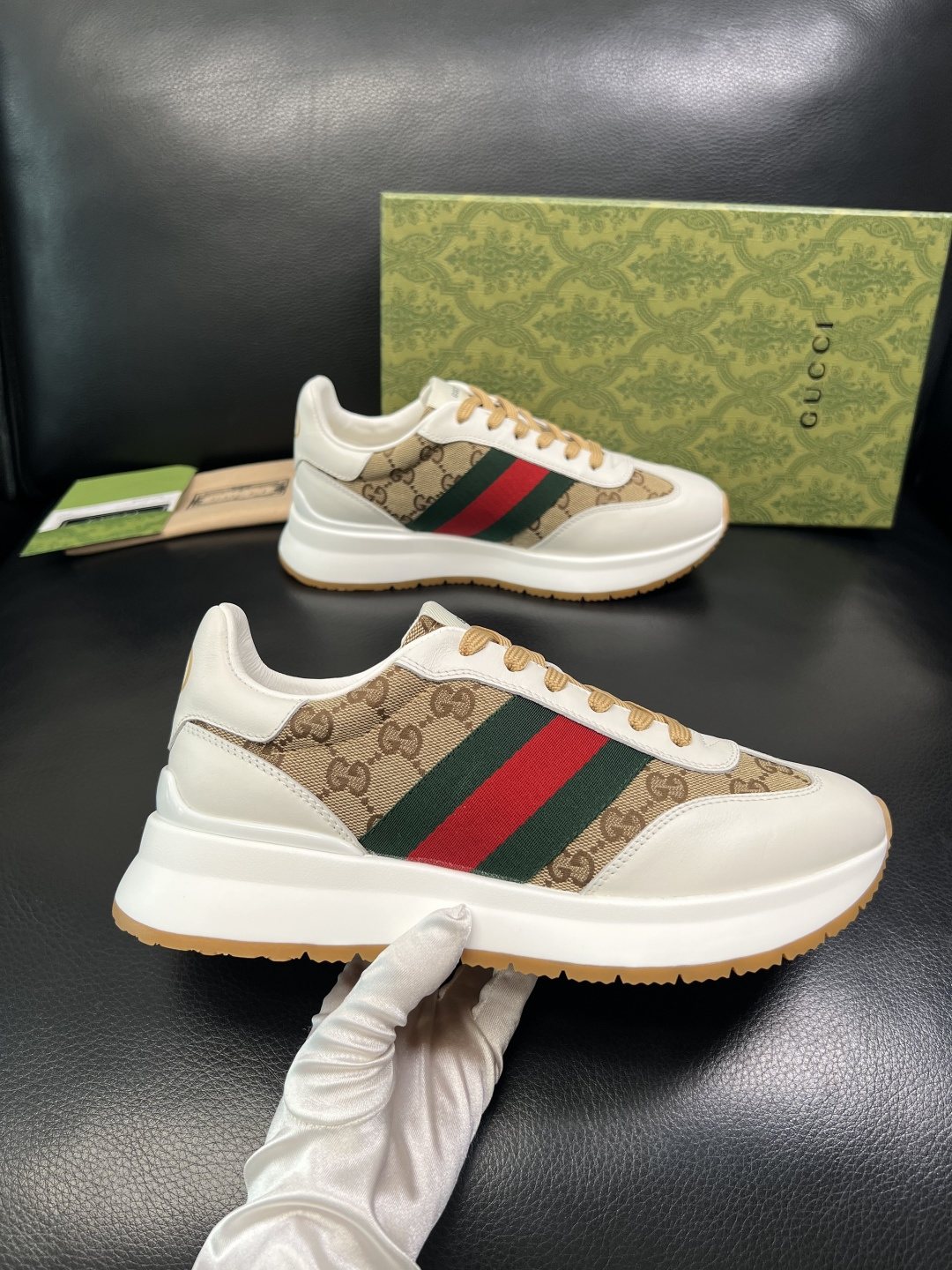 Gucci 高品质 顶级工艺品 古奇 专柜新款原厂配置，意大利进口牛皮面料，进口牛皮内里垫，透气舒适，鞋