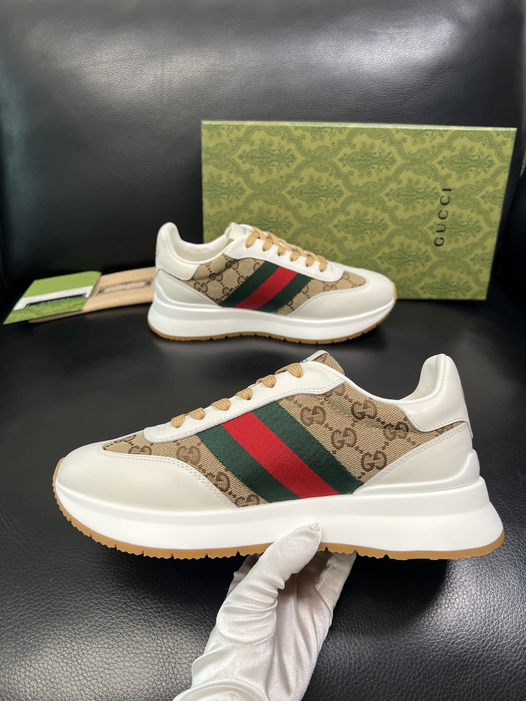 Gucci 高品质 顶级工艺品 古奇 专柜新款原厂配置，意大利进口牛皮面料，进口牛皮内里垫，透气舒适，鞋