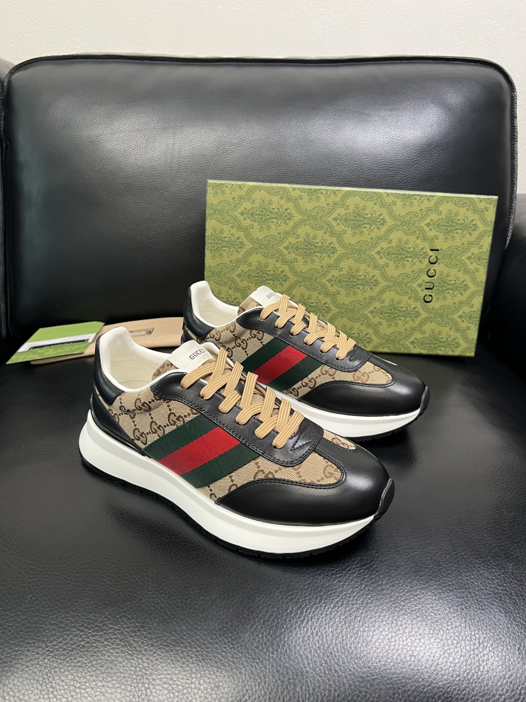 Gucci 高品质 顶级工艺品 古奇 专柜新款原厂配置，意大利进口牛皮面料，进口牛皮内里垫，透气舒适，鞋