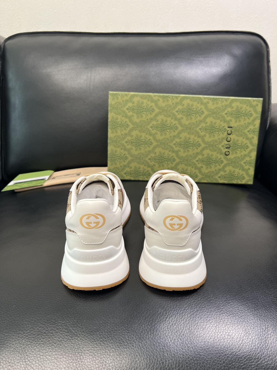 Gucci 高品质 顶级工艺品 古奇 专柜新款原厂配置，意大利进口牛皮面料，进口牛皮内里垫，透气舒适，鞋