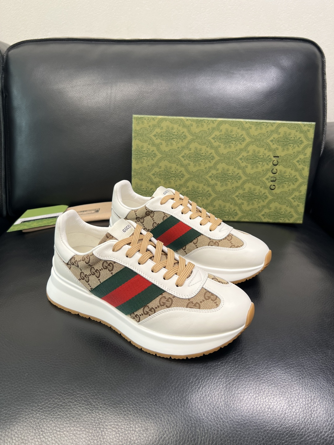 Gucci 高品质 顶级工艺品 古奇 专柜新款原厂配置，意大利进口牛皮面料，进口牛皮内里垫，透气舒适，鞋