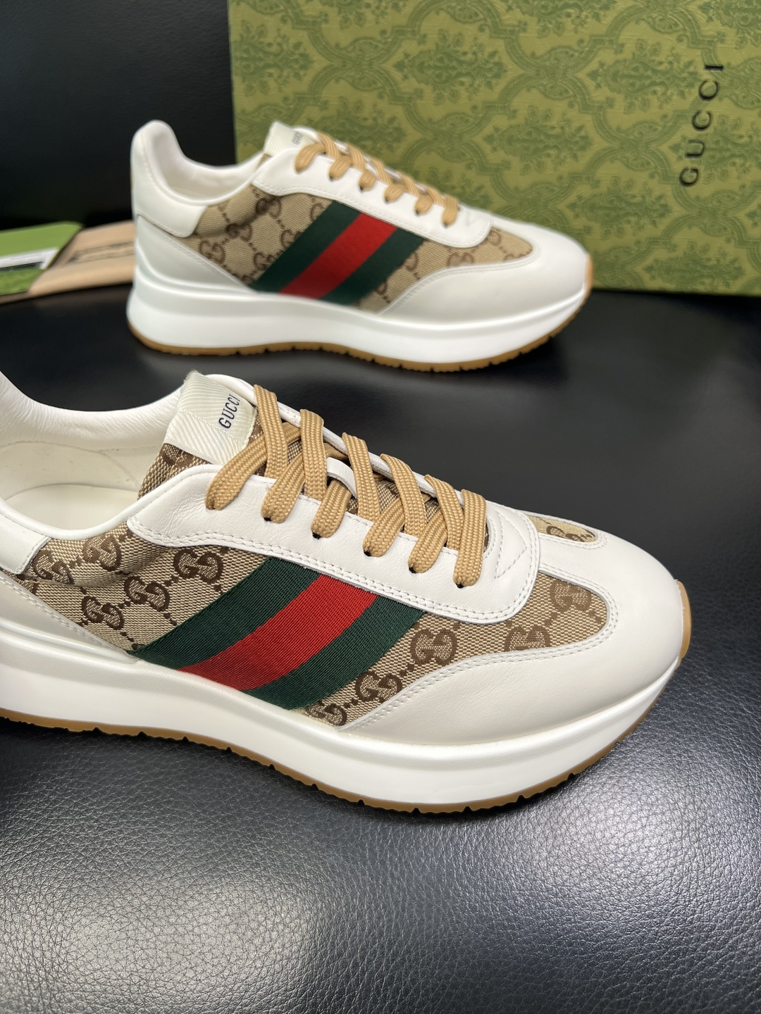 Gucci 高品质 顶级工艺品 古奇 专柜新款原厂配置，意大利进口牛皮面料，进口牛皮内里垫，透气舒适，鞋