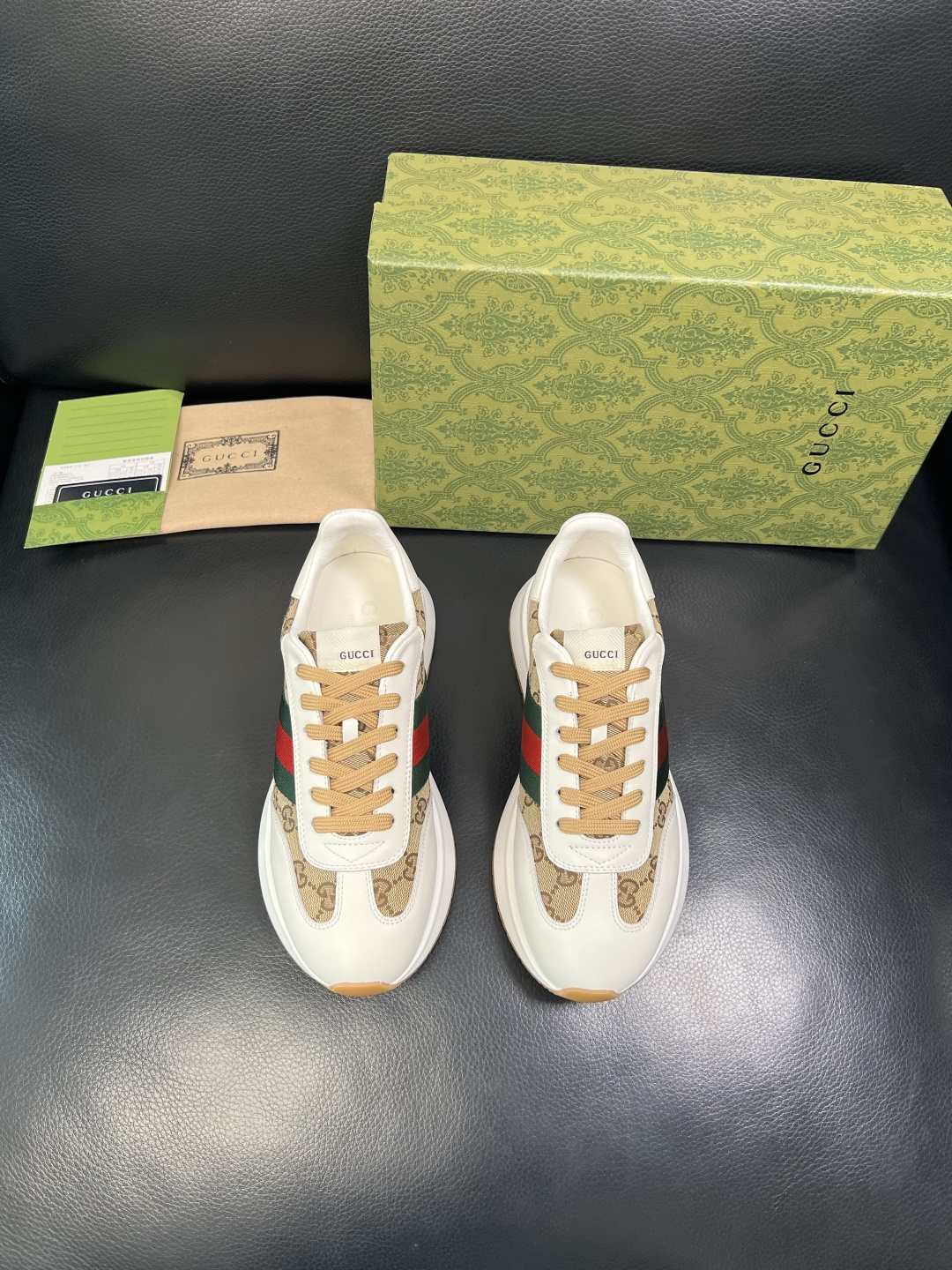 Gucci 高品质 顶级工艺品 古奇 专柜新款原厂配置，意大利进口牛皮面料，进口牛皮内里垫，透气舒适，鞋