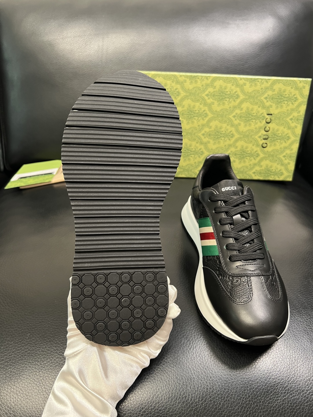 Gucci 高品质 顶级工艺品 古奇 专柜新款原厂配置，意大利进口牛皮面料，进口牛皮内里垫，透气舒适，鞋