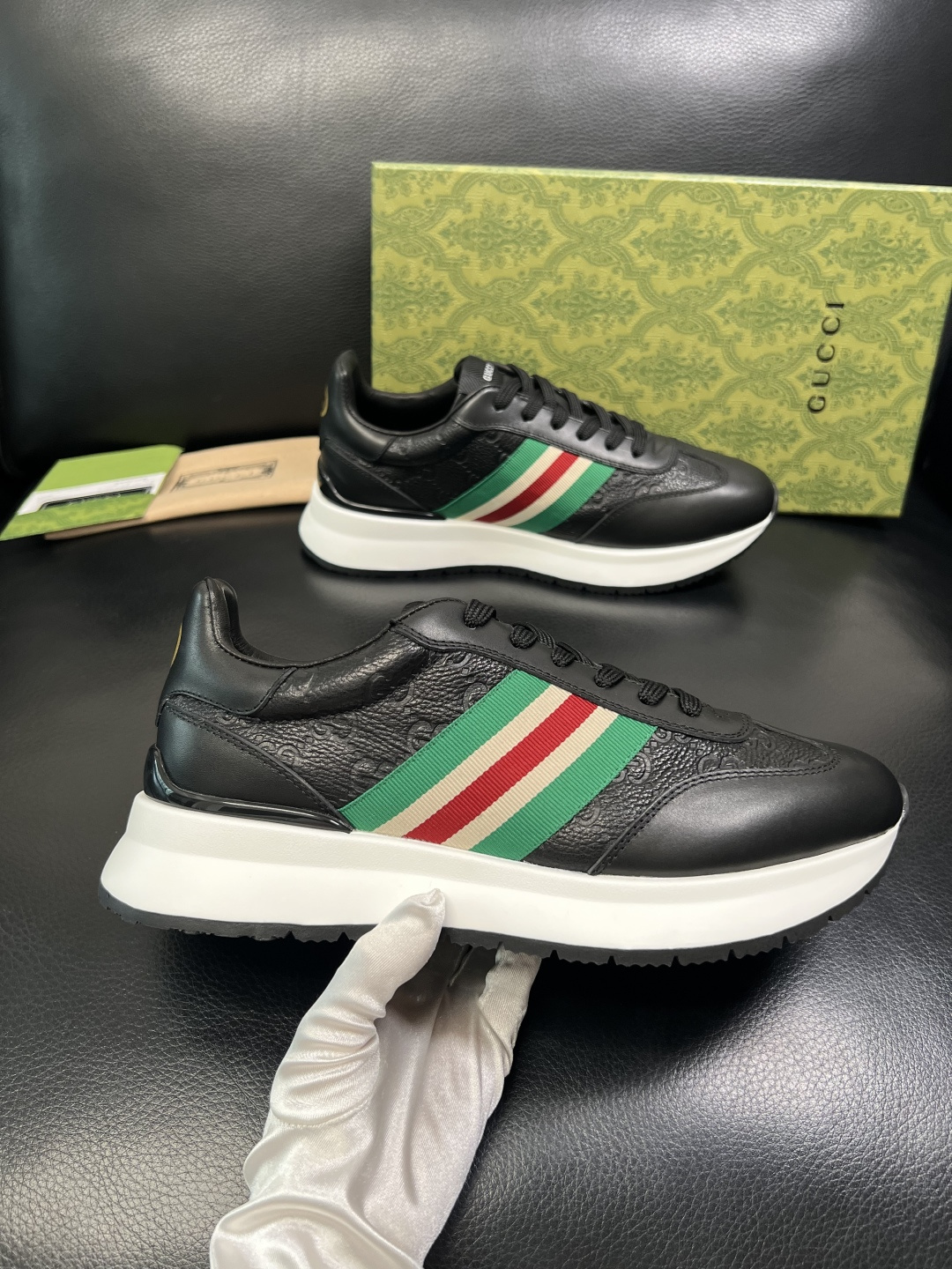 Gucci 高品质 顶级工艺品 古奇 专柜新款原厂配置，意大利进口牛皮面料，进口牛皮内里垫，透气舒适，鞋