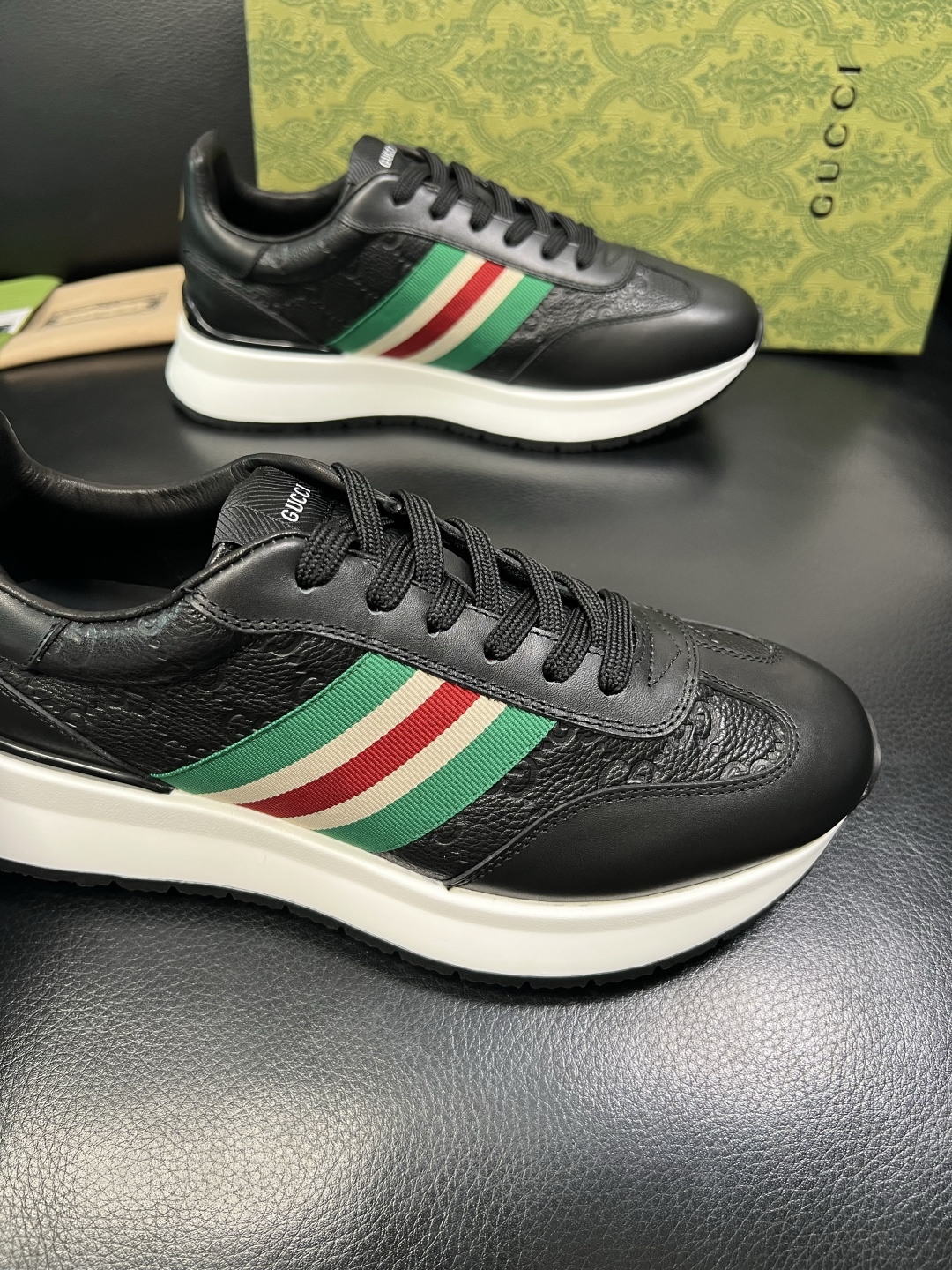 Gucci 高品质 顶级工艺品 古奇 专柜新款原厂配置，意大利进口牛皮面料，进口牛皮内里垫，透气舒适，鞋