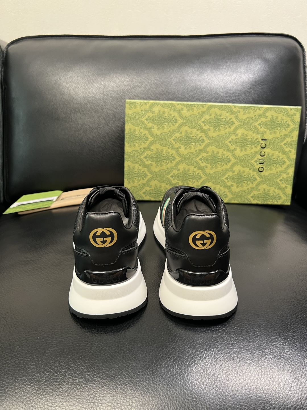 Gucci 高品质 顶级工艺品 古奇 专柜新款原厂配置，意大利进口牛皮面料，进口牛皮内里垫，透气舒适，鞋