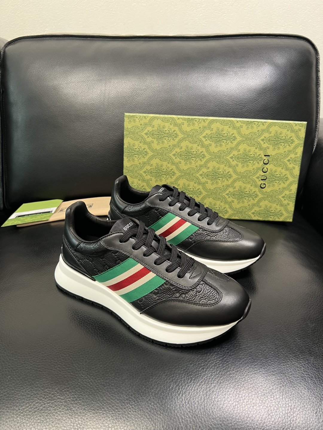 Gucci 高品质 顶级工艺品 古奇 专柜新款原厂配置，意大利进口牛皮面料，进口牛皮内里垫，透气舒适，鞋