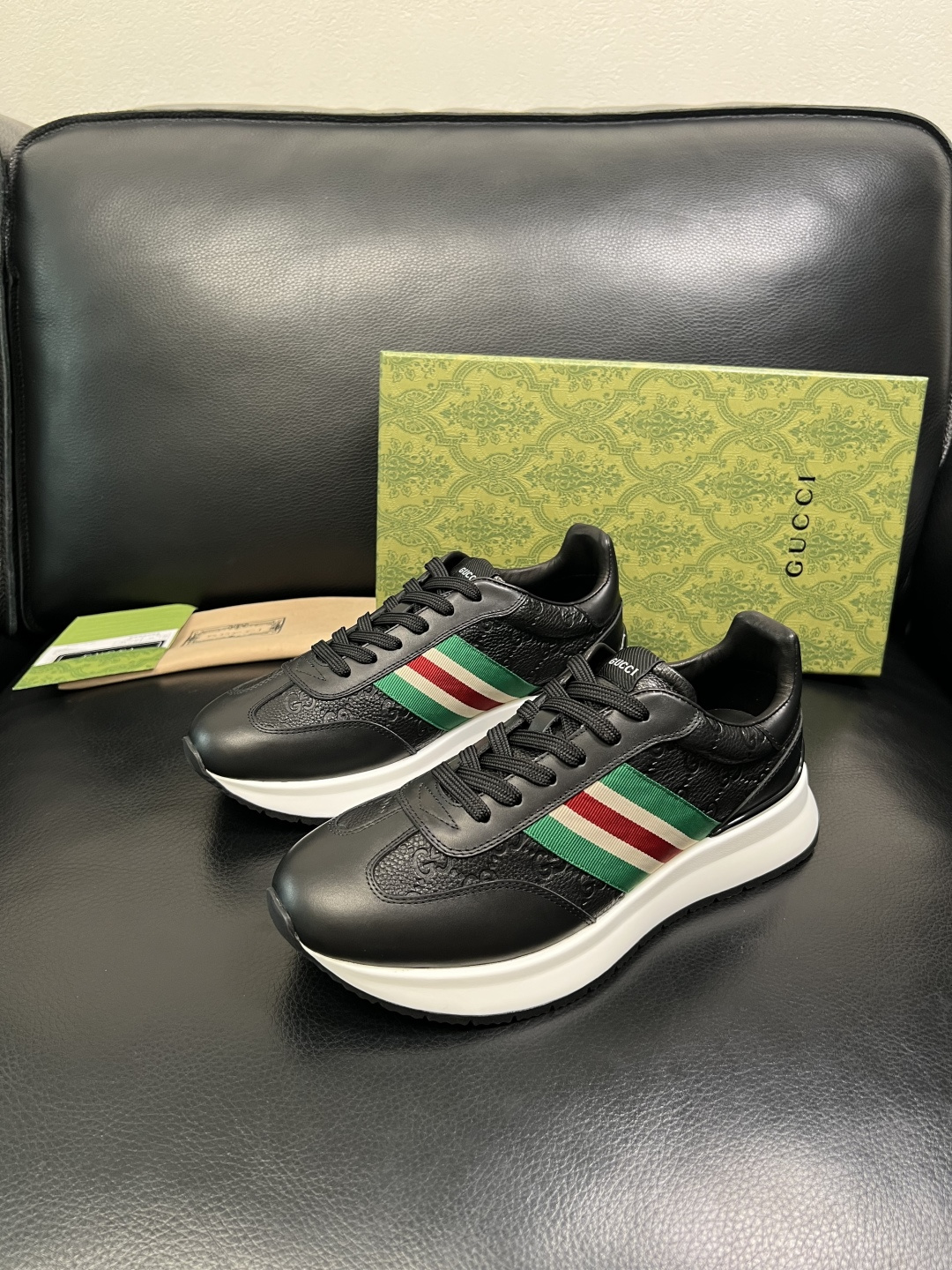 Gucci 高品质 顶级工艺品 古奇 专柜新款原厂配置，意大利进口牛皮面料，进口牛皮内里垫，透气舒适，鞋