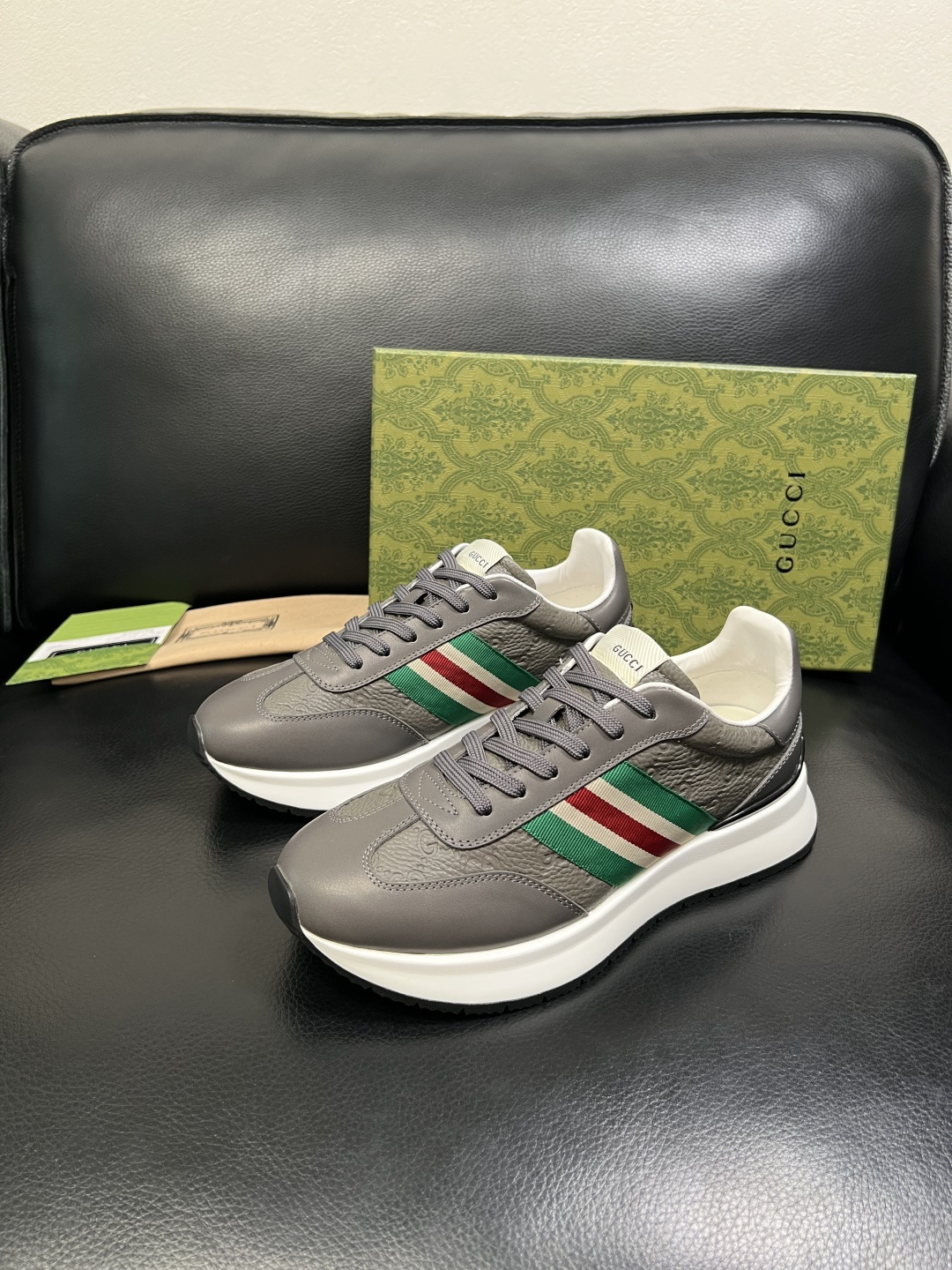 Gucci 高品质 顶级工艺品 古奇 专柜新款原厂配置，意大利进口牛皮面料，进口牛皮内里垫，透气舒适，鞋