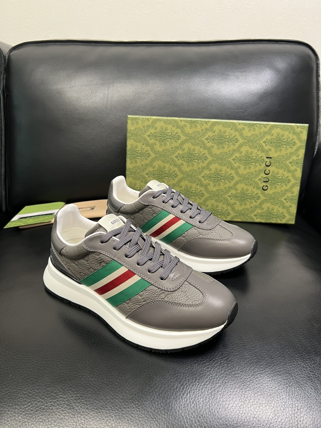 Gucci 高品质 顶级工艺品 古奇 专柜新款原厂配置，意大利进口牛皮面料，进口牛皮内里垫，透气舒适，鞋