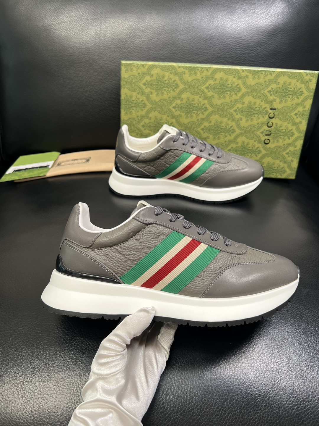 Gucci 高品质 顶级工艺品 古奇 专柜新款原厂配置，意大利进口牛皮面料，进口牛皮内里垫，透气舒适，鞋