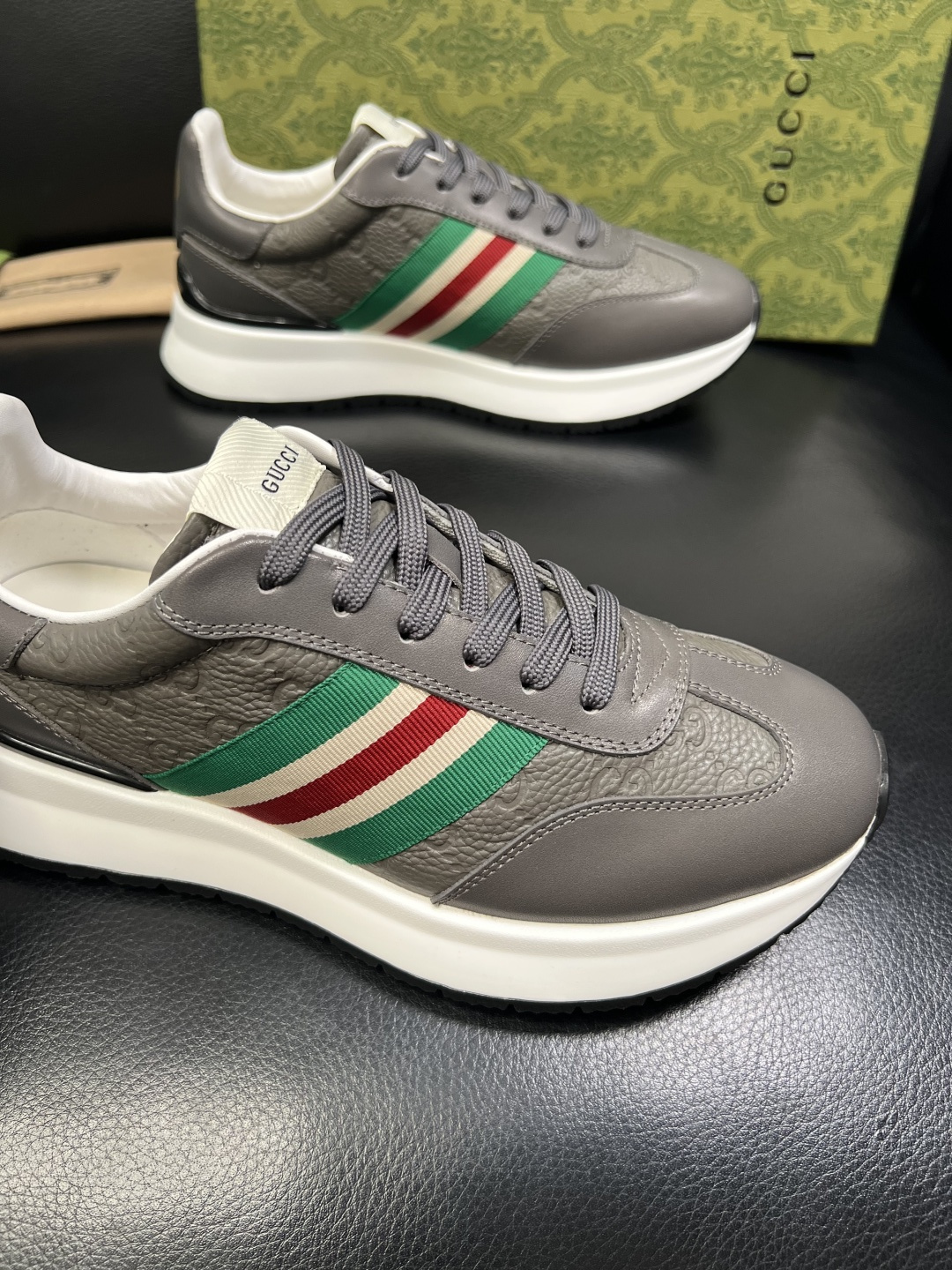 Gucci 高品质 顶级工艺品 古奇 专柜新款原厂配置，意大利进口牛皮面料，进口牛皮内里垫，透气舒适，鞋