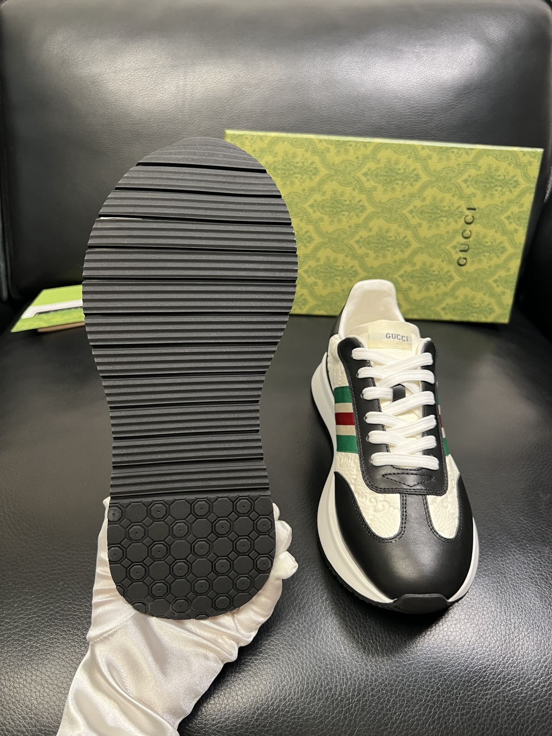 Gucci 高品质 顶级工艺品 古奇 专柜新款原厂配置，意大利进口牛皮面料，进口牛皮内里垫，透气舒适，鞋