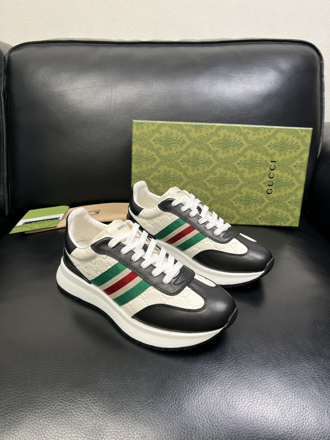 Gucci 高品质 顶级工艺品 古奇 专柜新款原厂配置，意大利进口牛皮面料，进口牛皮内里垫，透气舒适，鞋