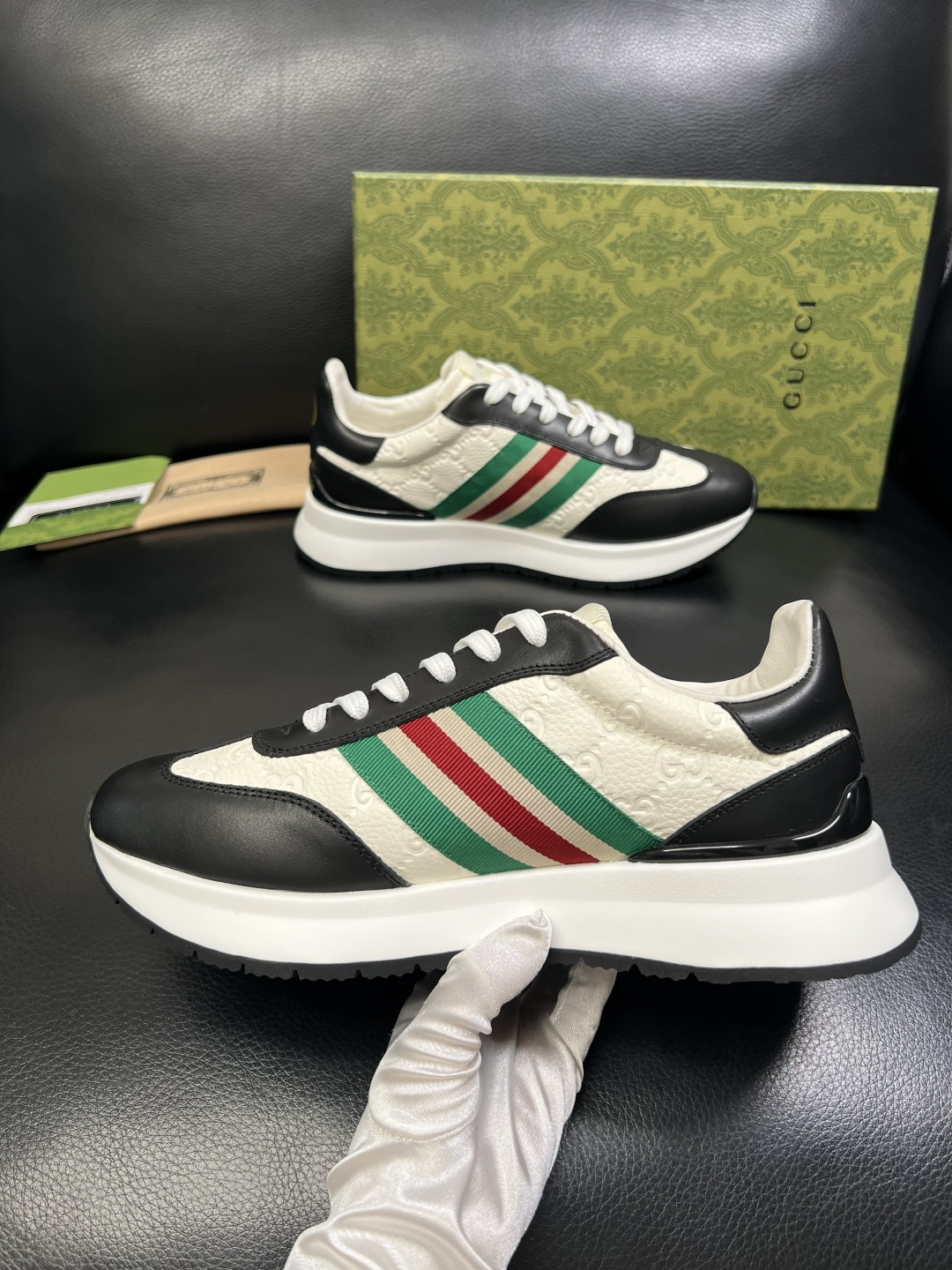 Gucci 高品质 顶级工艺品 古奇 专柜新款原厂配置，意大利进口牛皮面料，进口牛皮内里垫，透气舒适，鞋