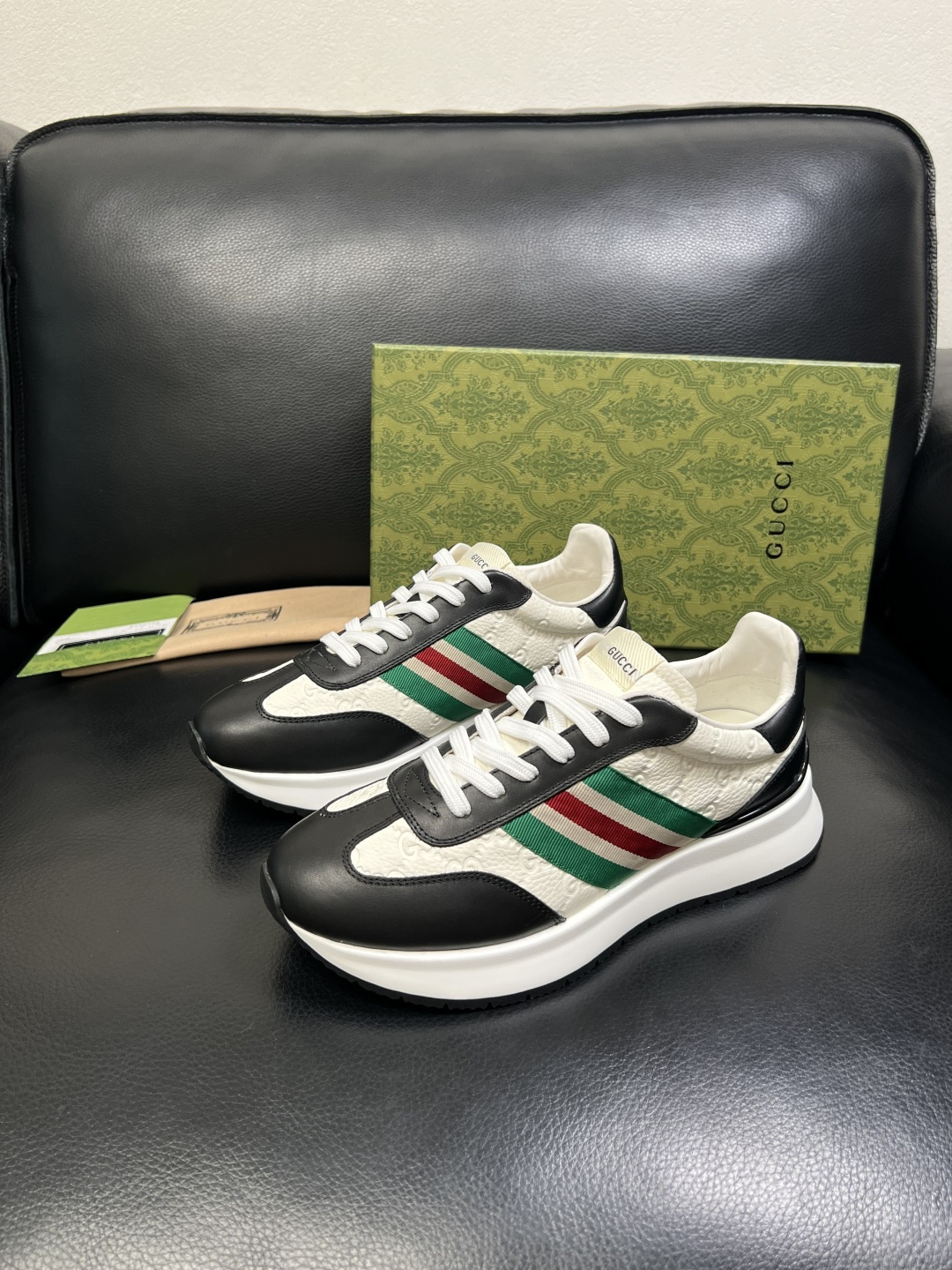 Gucci 高品质 顶级工艺品 古奇 专柜新款原厂配置，意大利进口牛皮面料，进口牛皮内里垫，透气舒适，鞋