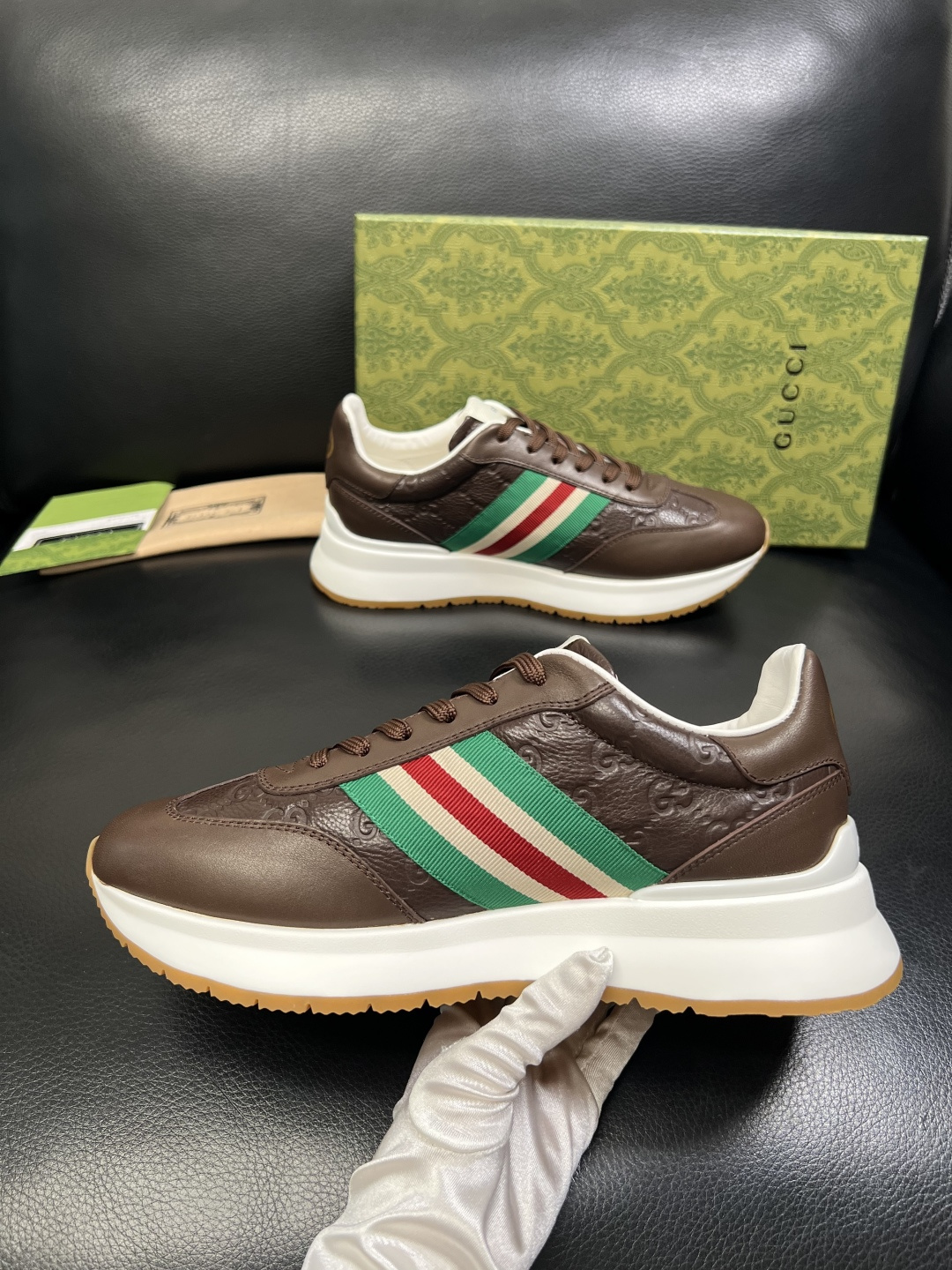 Gucci 高品质 顶级工艺品 古奇 专柜新款原厂配置，意大利进口牛皮面料，进口牛皮内里垫，透气舒适，鞋