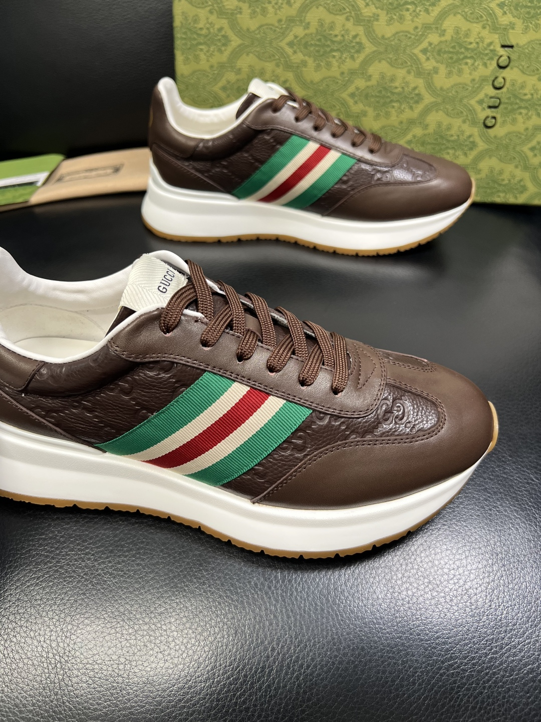 Gucci 高品质 顶级工艺品 古奇 专柜新款原厂配置，意大利进口牛皮面料，进口牛皮内里垫，透气舒适，鞋