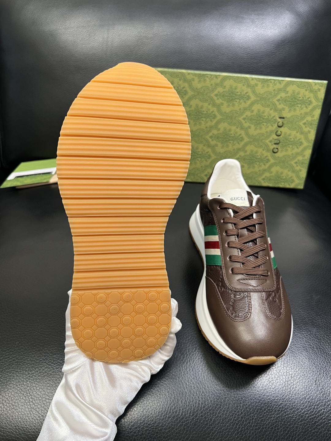 Gucci 高品质 顶级工艺品 古奇 专柜新款原厂配置，意大利进口牛皮面料，进口牛皮内里垫，透气舒适，鞋