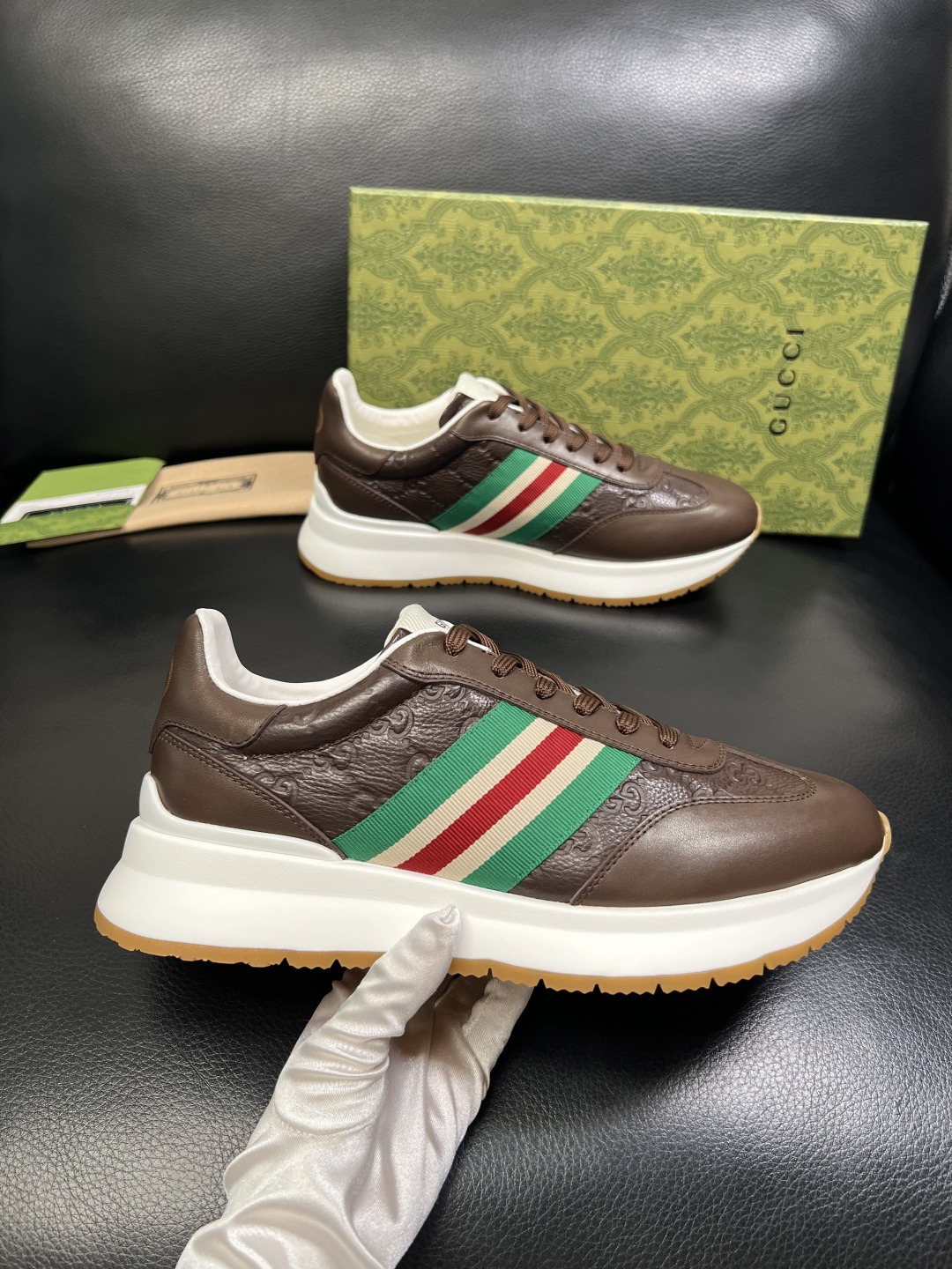 Gucci 高品质 顶级工艺品 古奇 专柜新款原厂配置，意大利进口牛皮面料，进口牛皮内里垫，透气舒适，鞋