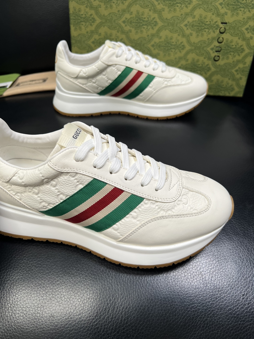 Gucci 高品质 顶级工艺品 古奇 专柜新款原厂配置，意大利进口牛皮面料，进口牛皮内里垫，透气舒适，鞋