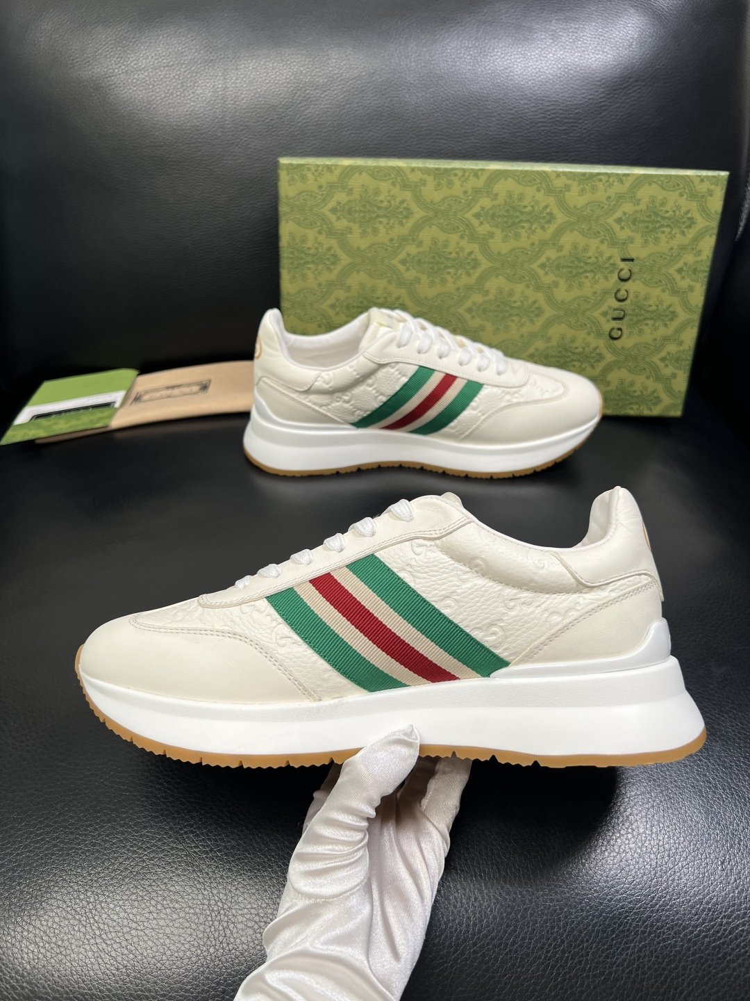 Gucci 高品质 顶级工艺品 古奇 专柜新款原厂配置，意大利进口牛皮面料，进口牛皮内里垫，透气舒适，鞋