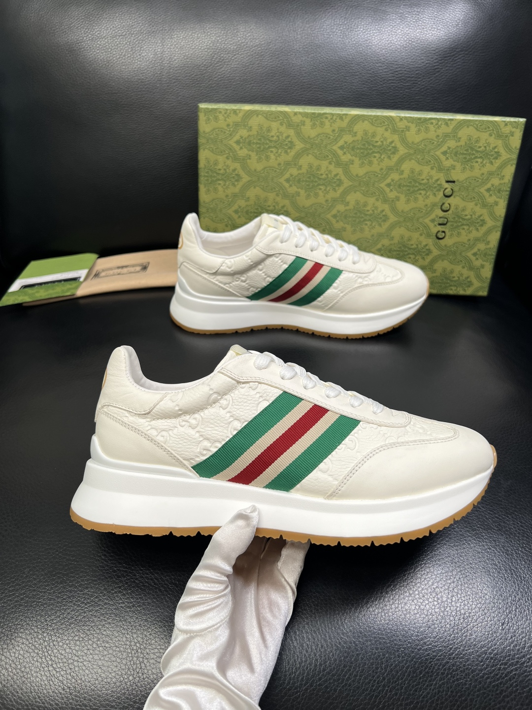 Gucci 高品质 顶级工艺品 古奇 专柜新款原厂配置，意大利进口牛皮面料，进口牛皮内里垫，透气舒适，鞋