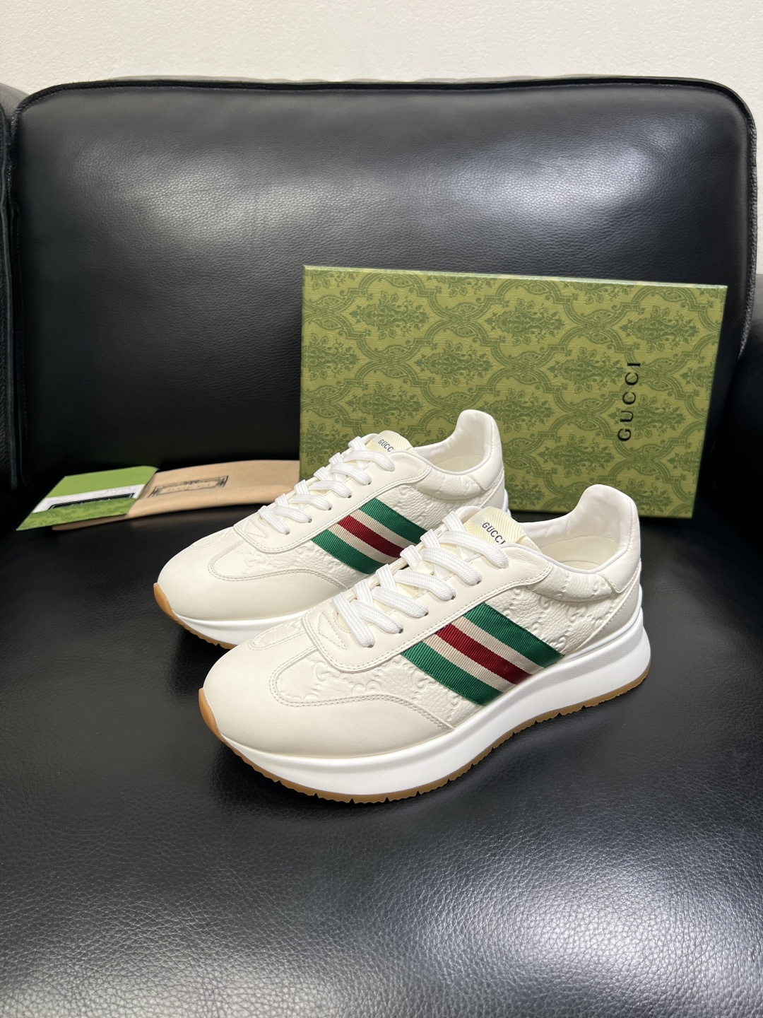 Gucci 高品质 顶级工艺品 古奇 专柜新款原厂配置，意大利进口牛皮面料，进口牛皮内里垫，透气舒适，鞋