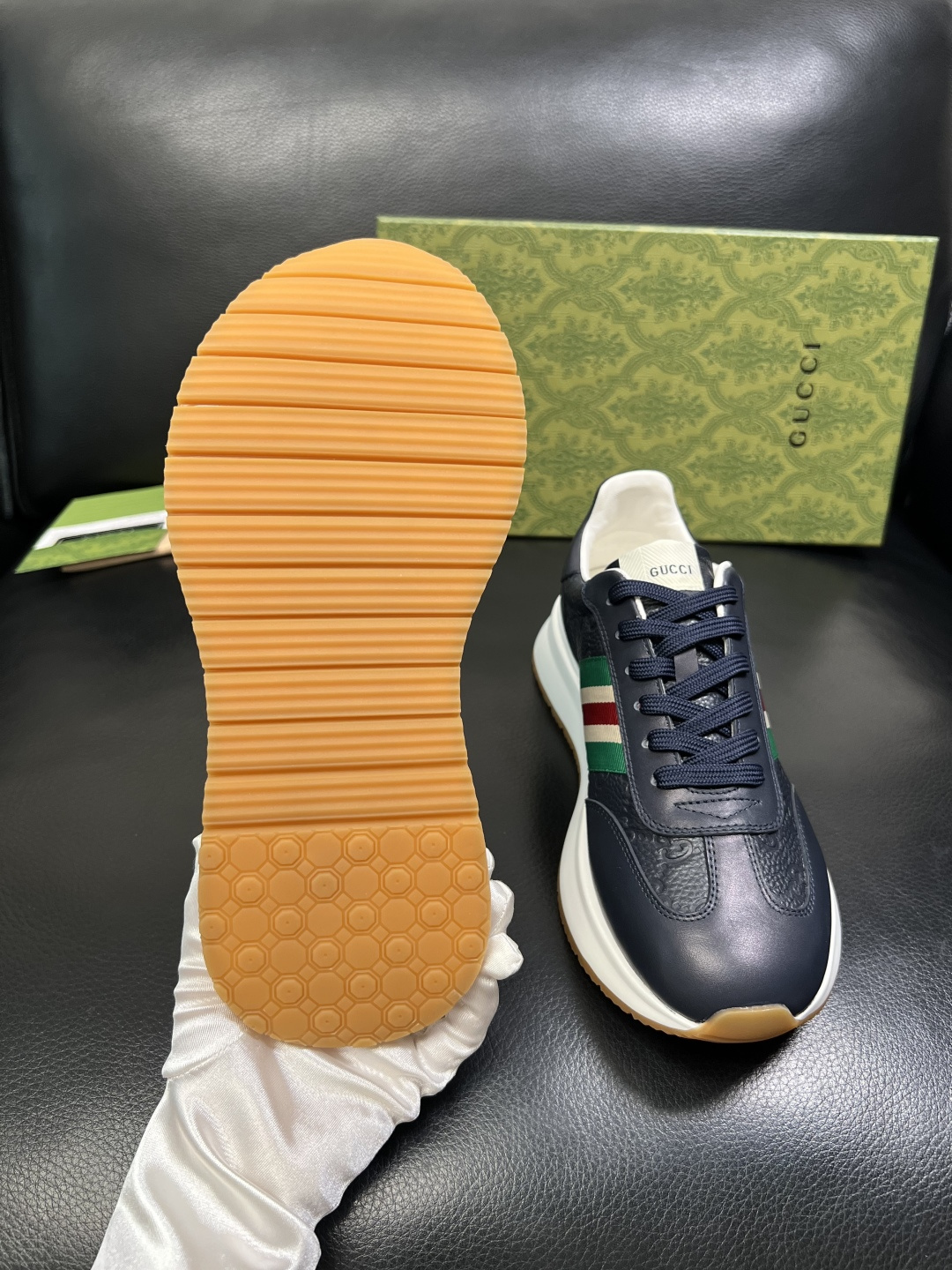 Gucci 高品质 顶级工艺品 古奇 专柜新款原厂配置，意大利进口牛皮面料，进口牛皮内里垫，透气舒适，鞋