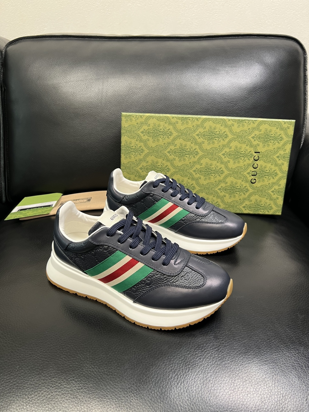 Gucci 高品质 顶级工艺品 古奇 专柜新款原厂配置，意大利进口牛皮面料，进口牛皮内里垫，透气舒适，鞋